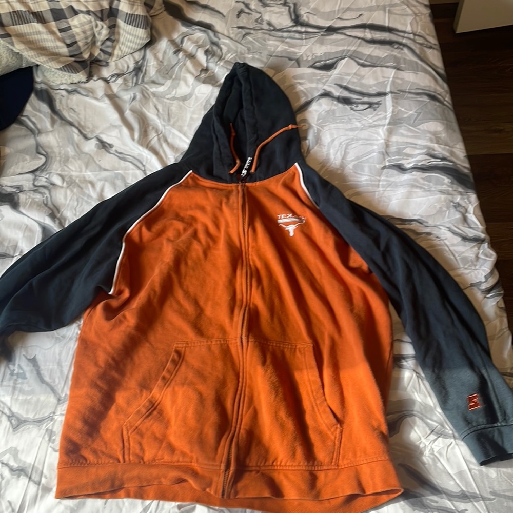 Team starter Texas longhorns zip up